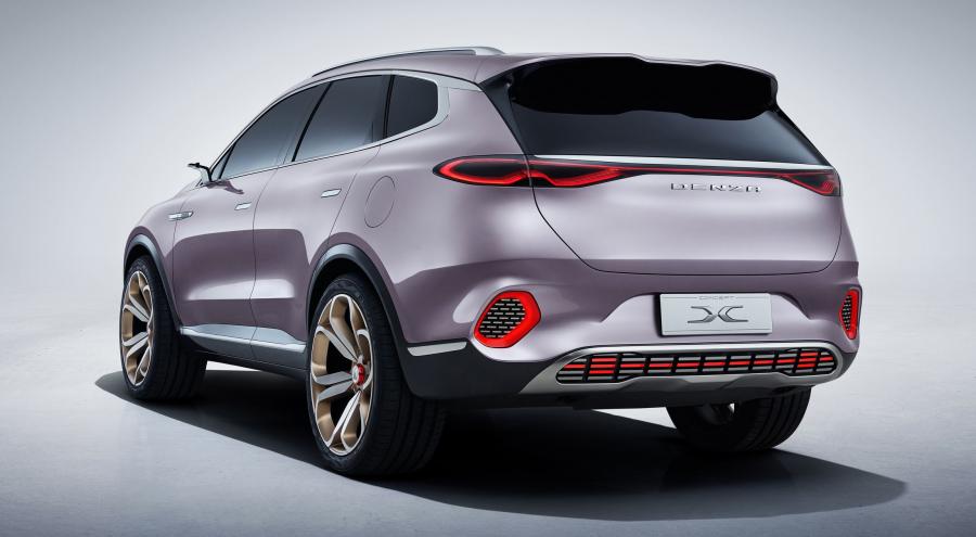  Denza Concept X 2019 года  (фото 7 из 12)